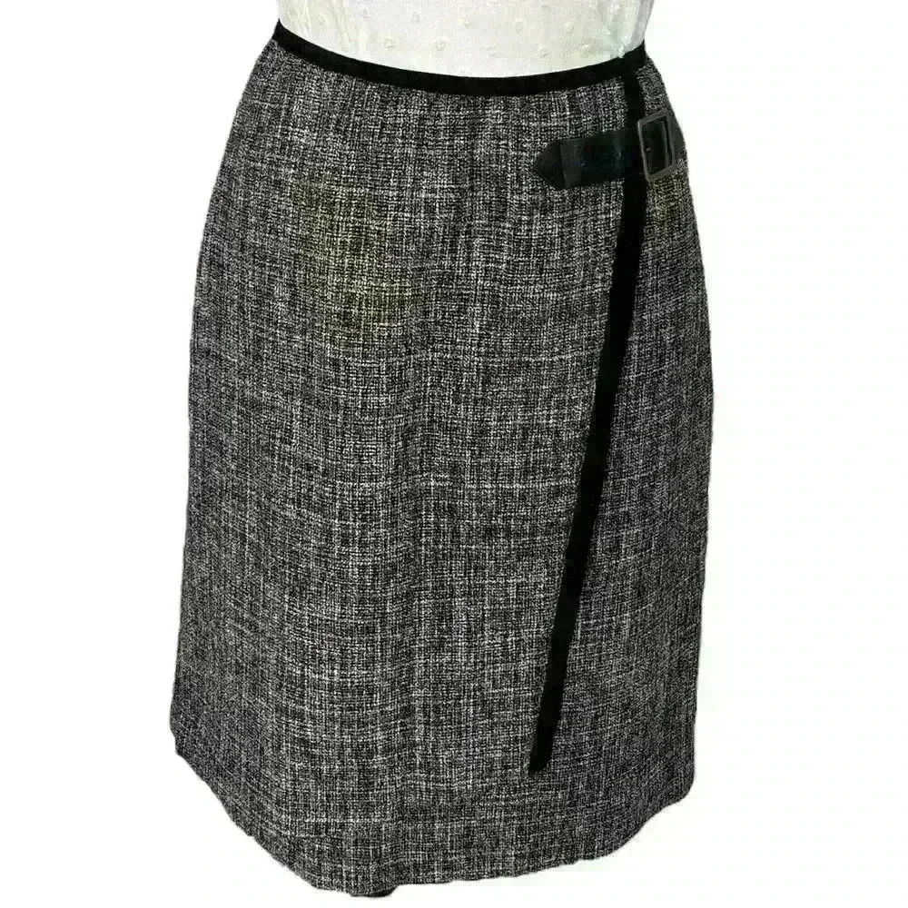 Nic+Zoe Tweed Front Side Slit Skirt with Leather Buckle Detail. Size 2